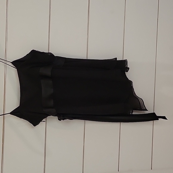 Banana Republic size 2 silk camisole top with bow - Picture 3 of 5